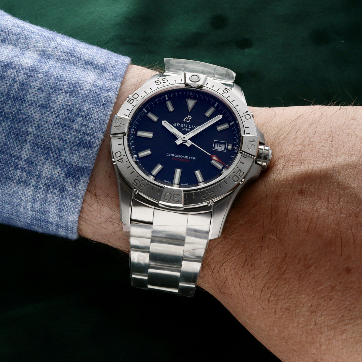 Breitling Avenger Automatic 42 A17328101B1A1