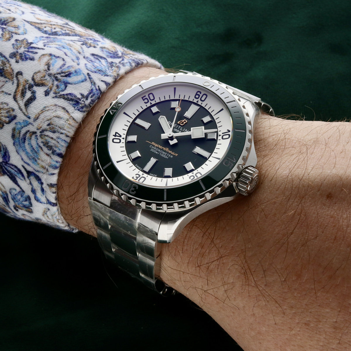 Breitling Superocean 44 A17376 - Image 2