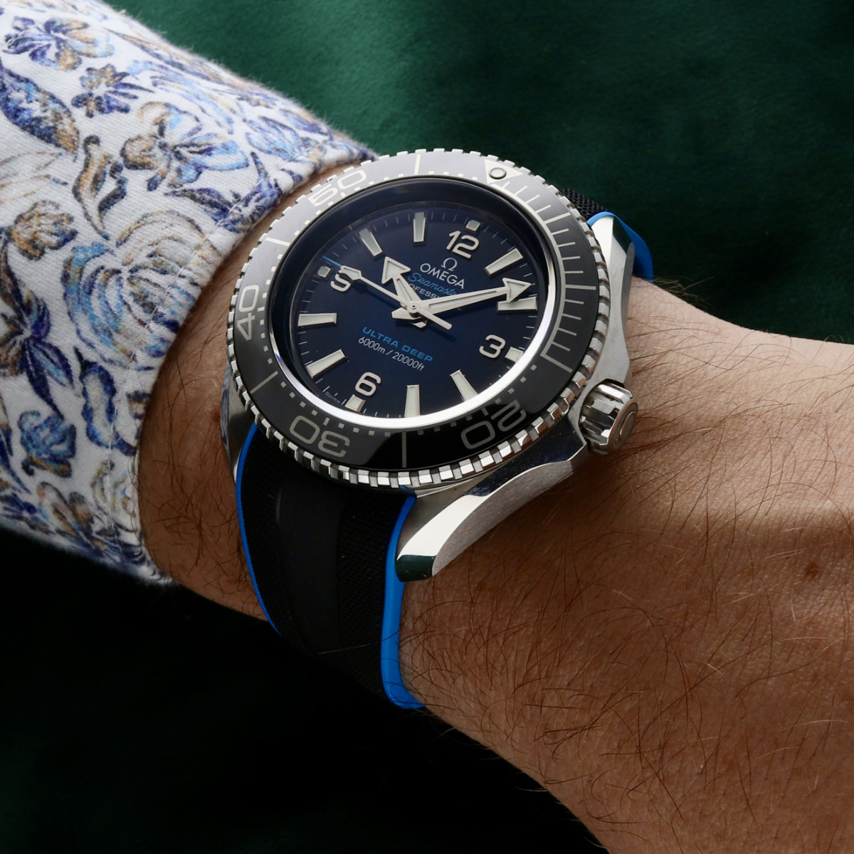 Omega Seamaster Planet Ocean 6000M Ultra Deep 215.32.46.21.03.001 - Image 2