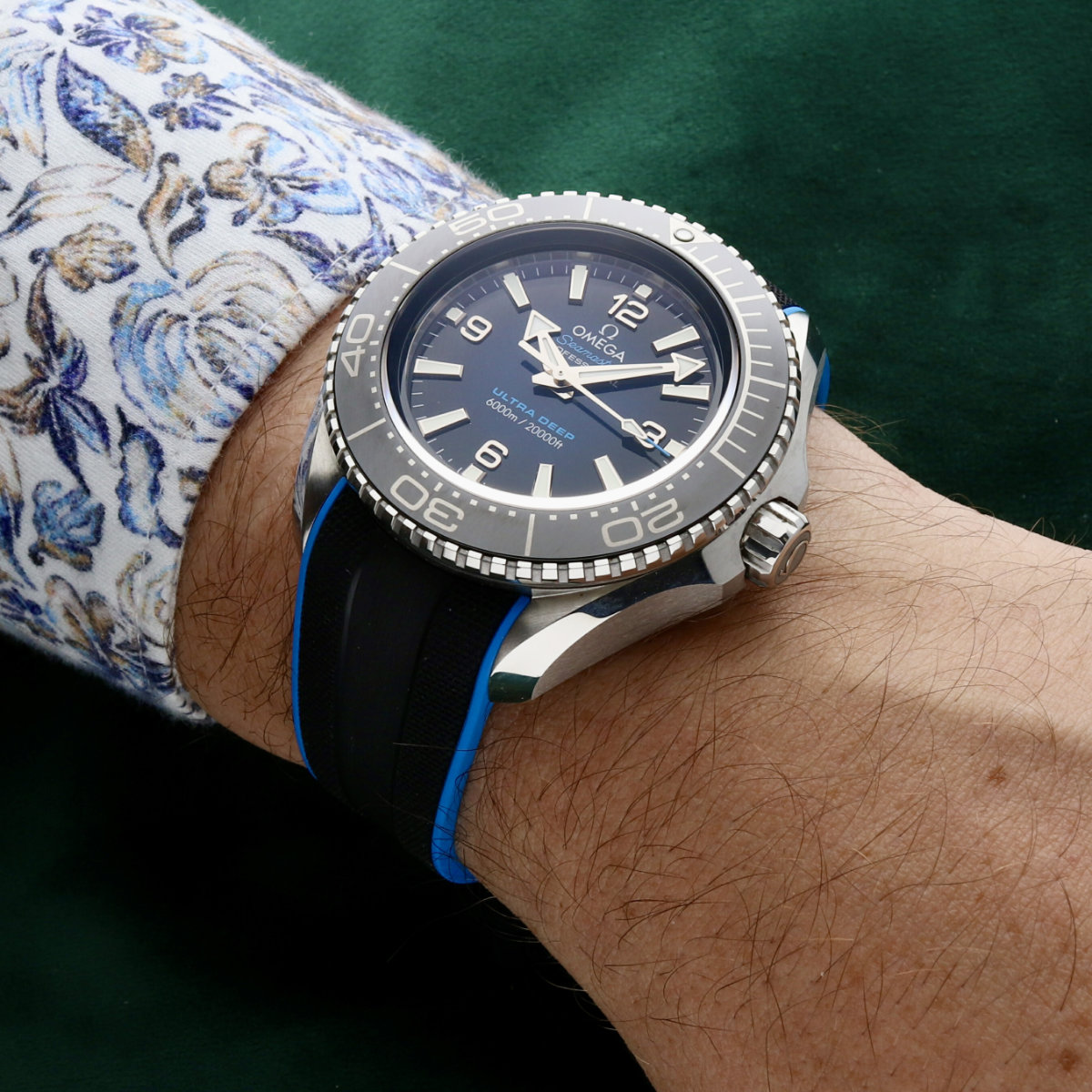 Omega Seamaster Planet Ocean 6000M Ultra Deep 215.32.46.21.03.001 - Image 4