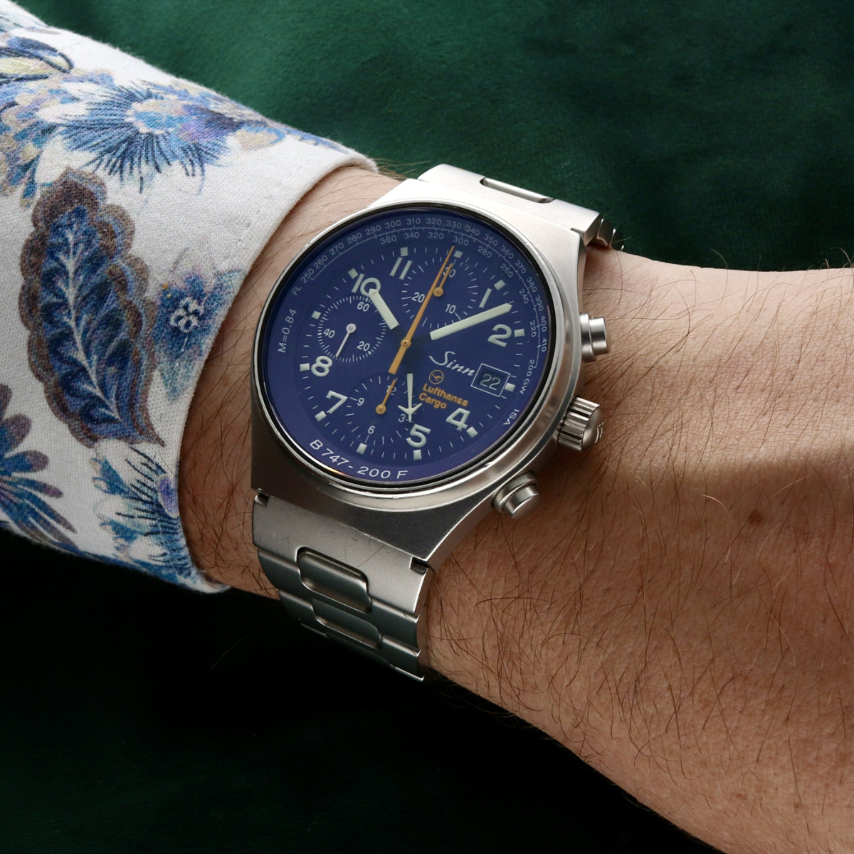 Sinn 144 GMT Lufthansa Cargo Limited Edition - Image 2