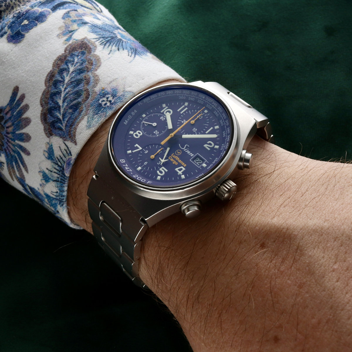Sinn 144 GMT Lufthansa Cargo Limited Edition - Image 3