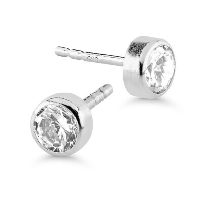 Suomen Korutuote valkokultaiset korvakorut zirkonioilla 4mm SA-0206/04WZ